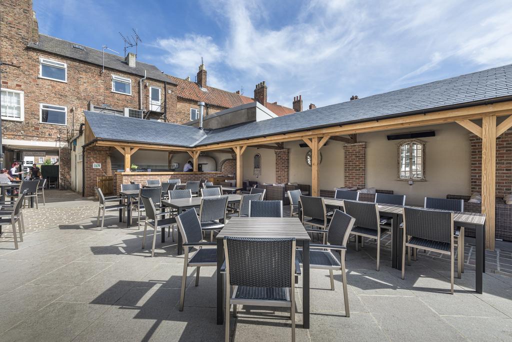 The Golden Fleece Hotel, Thirsk, North Yorkshire Exteriér fotografie